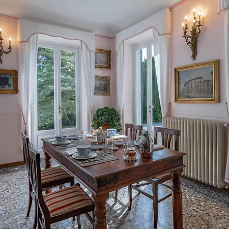 Camilla Villa
